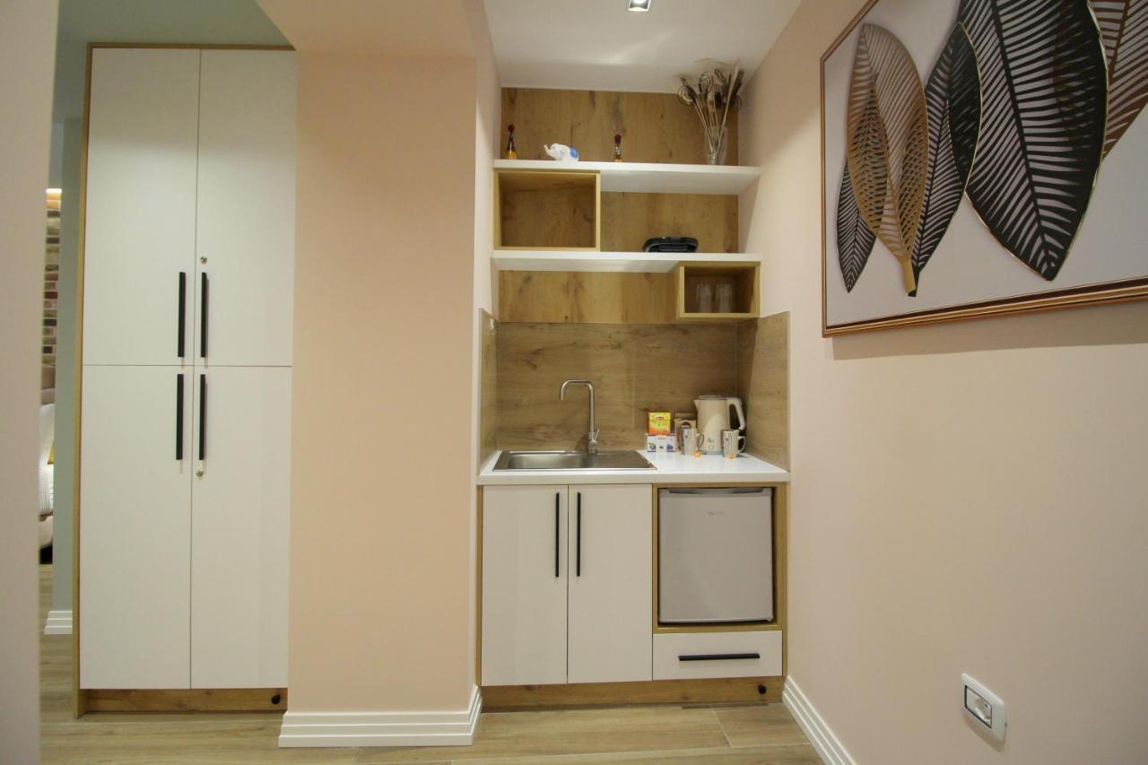 Ngjela Apartments Sarandë エクステリア 写真
