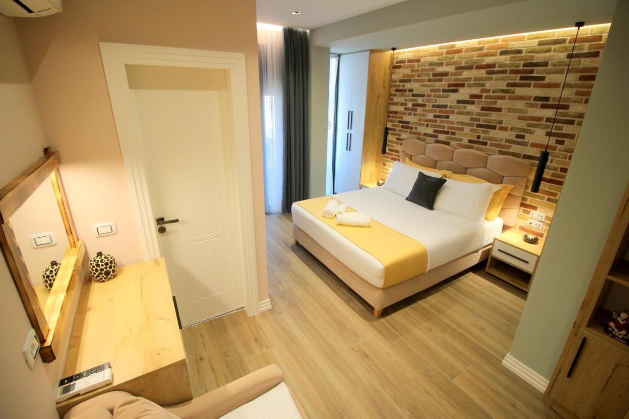Ngjela Apartments Sarandë エクステリア 写真