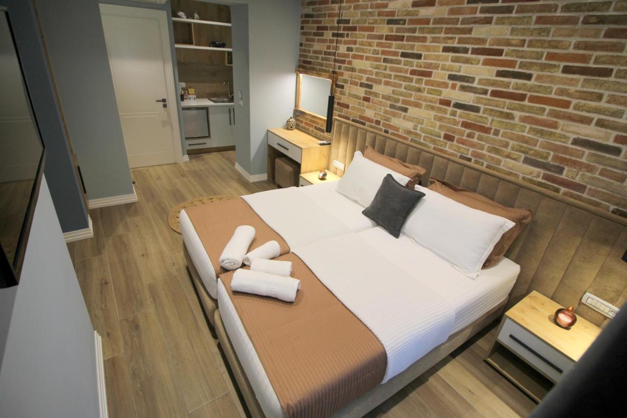 Ngjela Apartments Sarandë エクステリア 写真