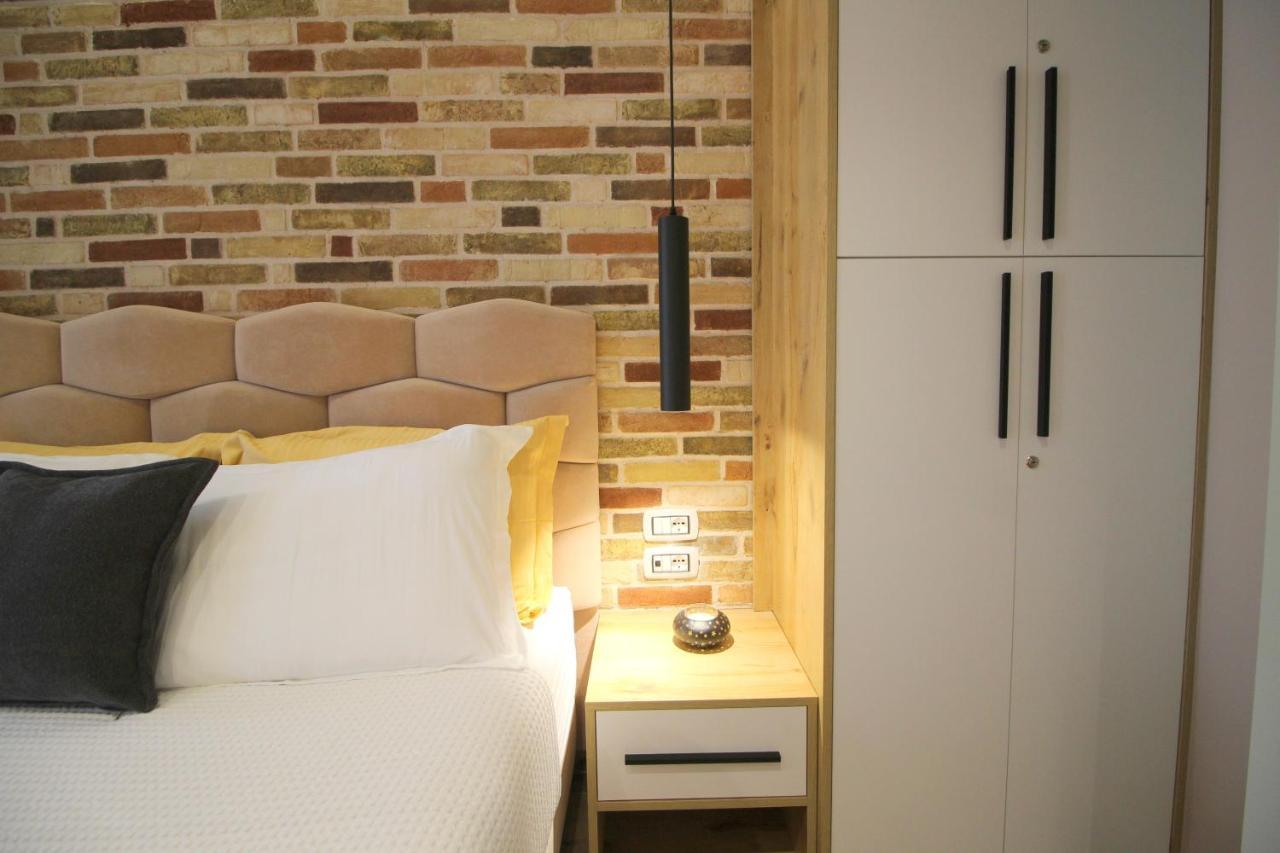 Ngjela Apartments Sarandë エクステリア 写真