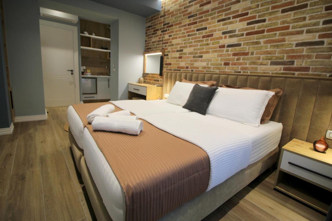 Ngjela Apartments Sarandë エクステリア 写真