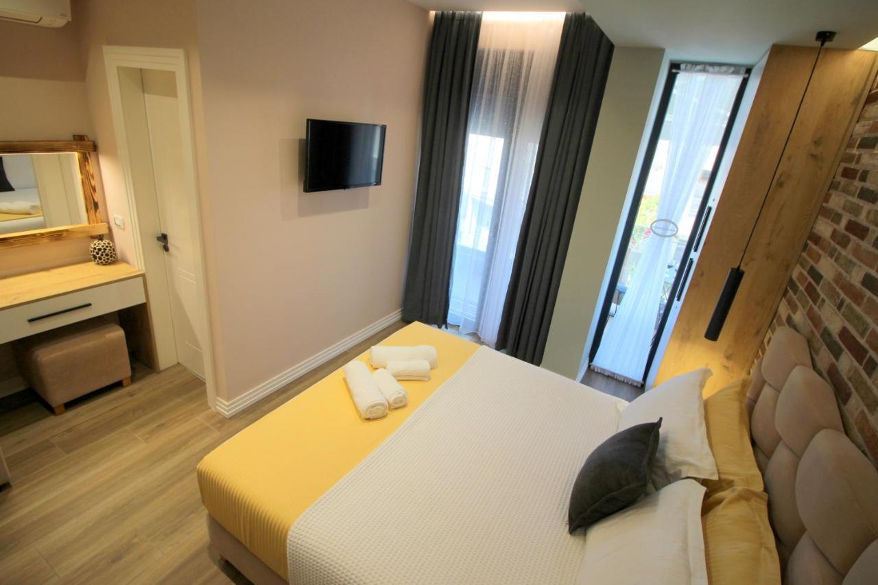 Ngjela Apartments Sarandë エクステリア 写真